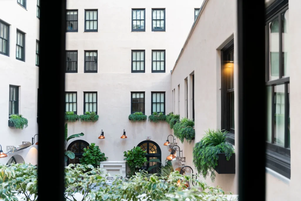 Courtyard & Garden Room