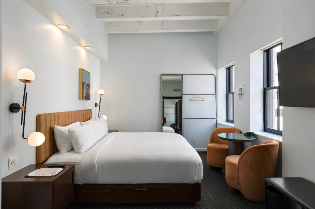 Small King - The Guild Hotel