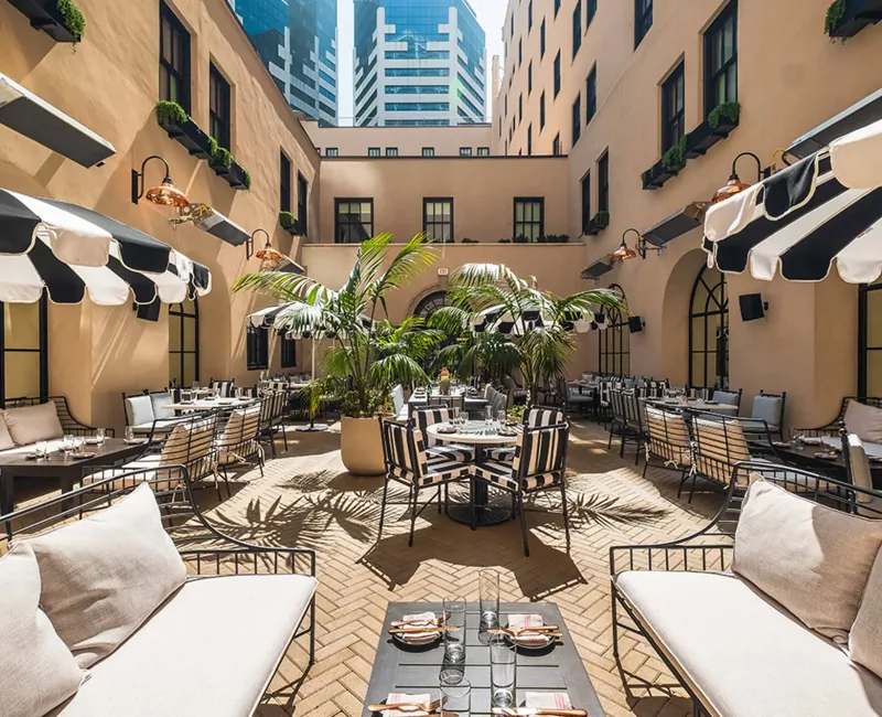courtyard02
